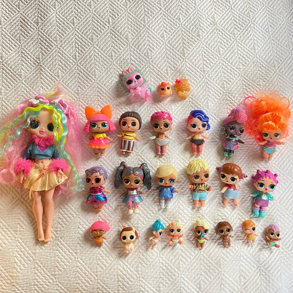 Giant L.O.L. Lot of 24 Dolls Big and Small